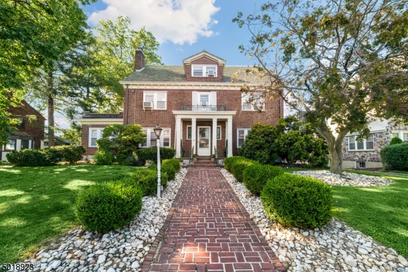 Elmora Hills Real Estate & Homes for Sale Douglas Elliman