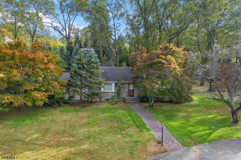 22 W Church Road A Luxury Home For Sale In Saddle River