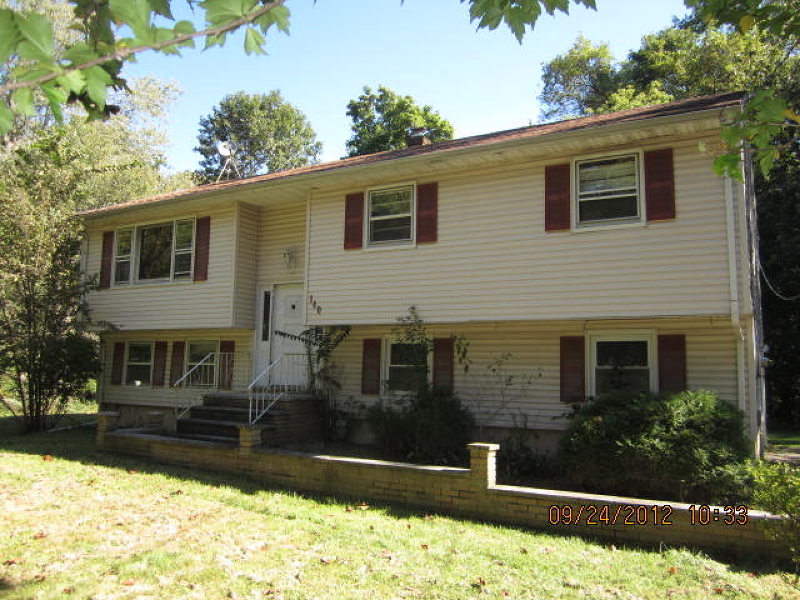 140 De Hart St