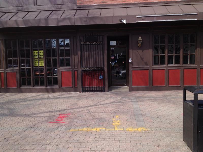 18 W Main St