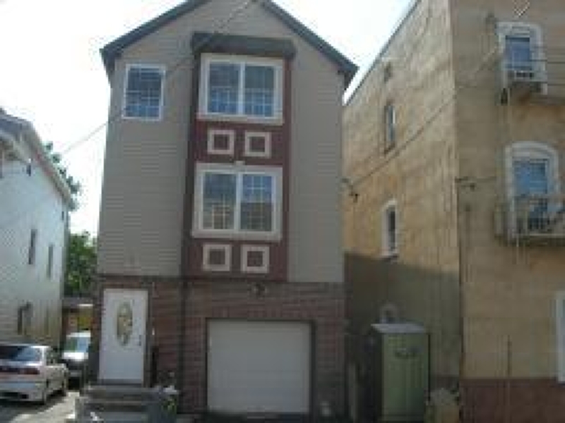 332 Mechanic St