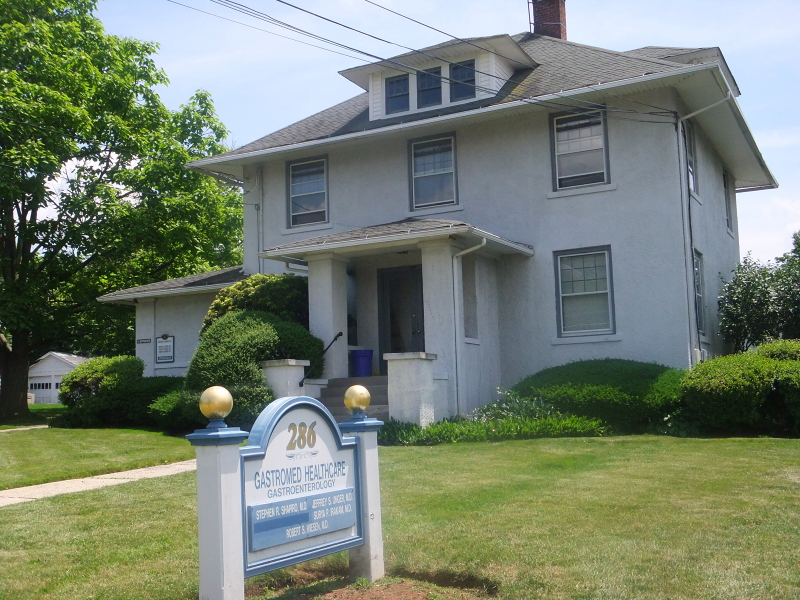 286 E Main St