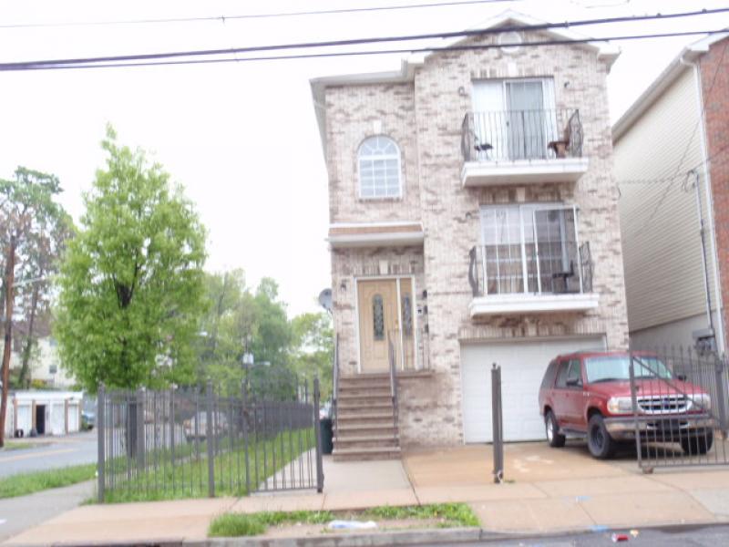 75 Delavan Ave