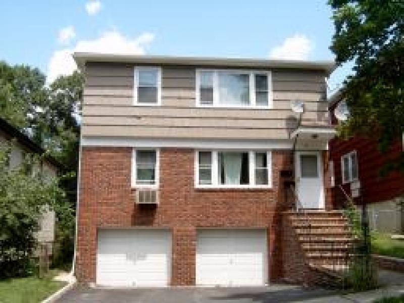 81 4th St