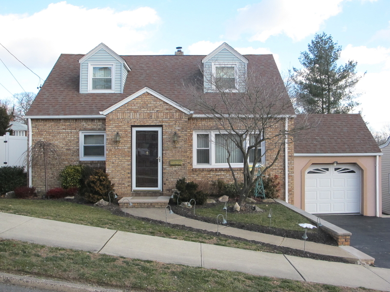 130 Hobart Pl