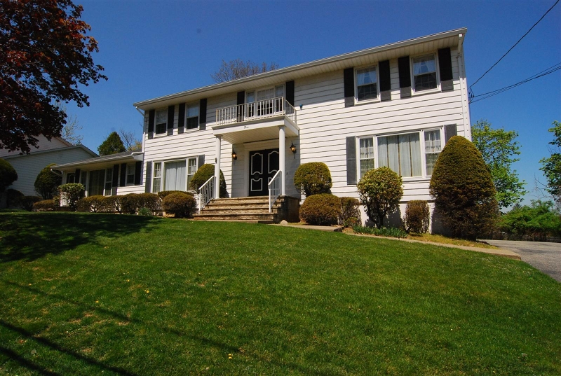3 Cunningham Dr