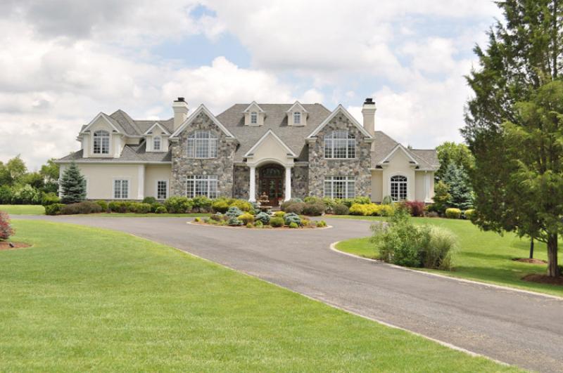 Single Family Home for Sale, ListingId:16618855, location: 465 SOMERVILLE RD Basking Ridge 07920