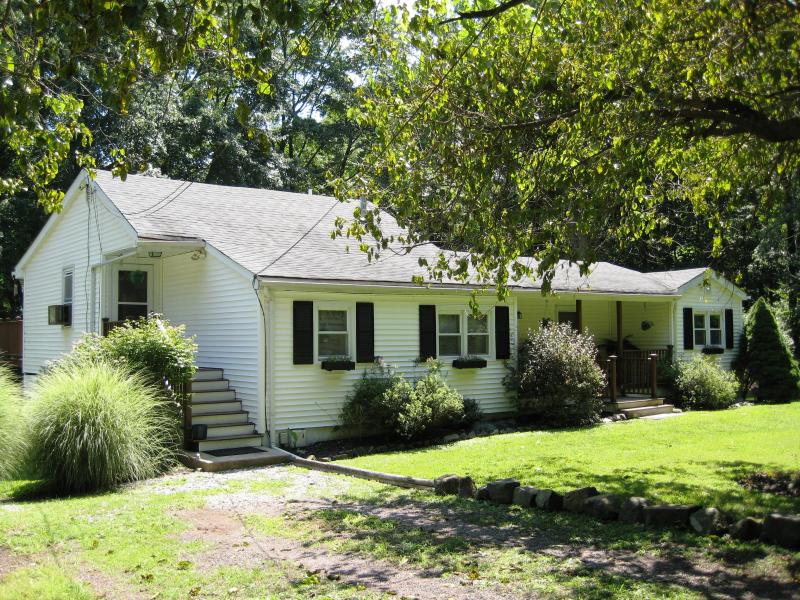 Single Family Home for Sale, ListingId:17216168, location: 8 BURD LN Hopewell 08525