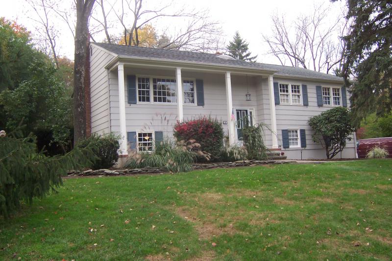 Single Family Home for Sale, ListingId:17926356, location: Basking Ridge 07920