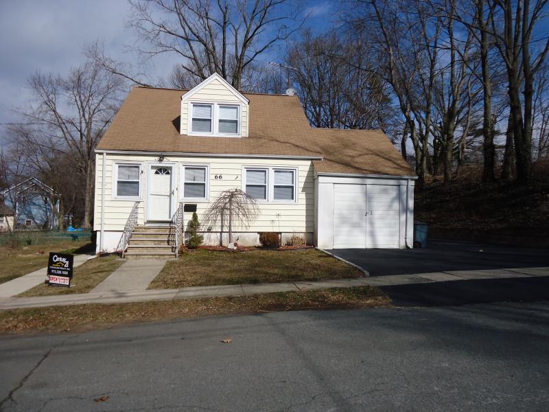 Single Family Home for Sale, ListingId:17996295, location: Bloomfield 07003