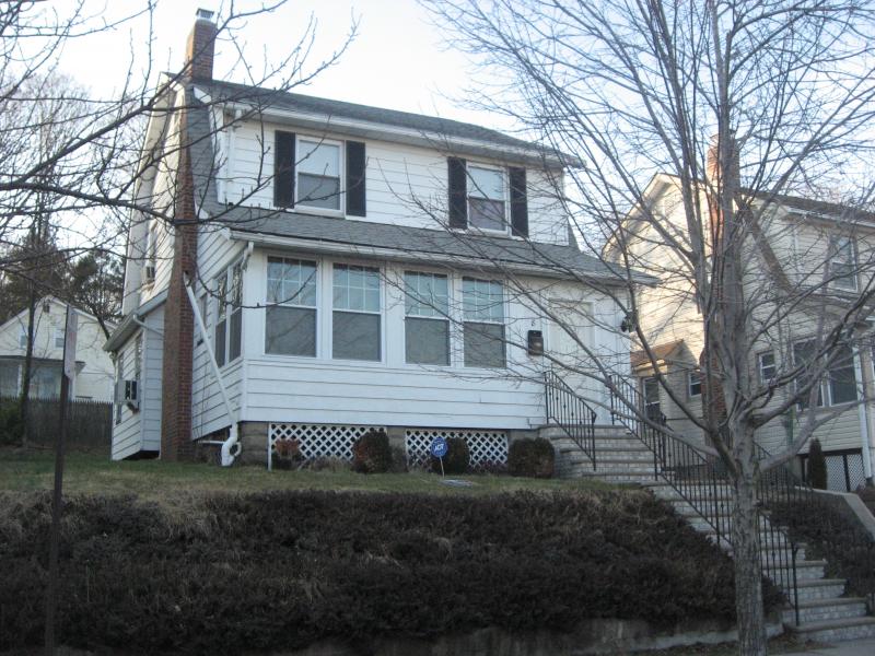 Single Family Home for Sale, ListingId:17957944, location: 8 MC KINLEY PL West Orange 07052