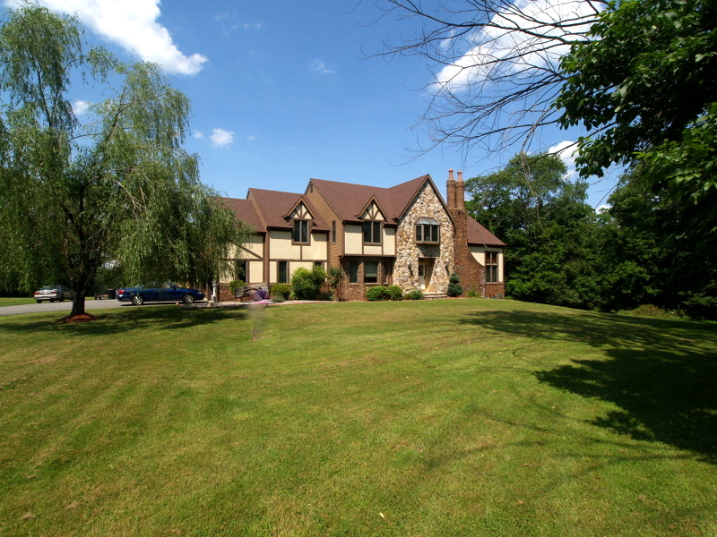 Real Estate for Sale, ListingId:18041454, location: 352 OLD YORK RD Raritan 08869