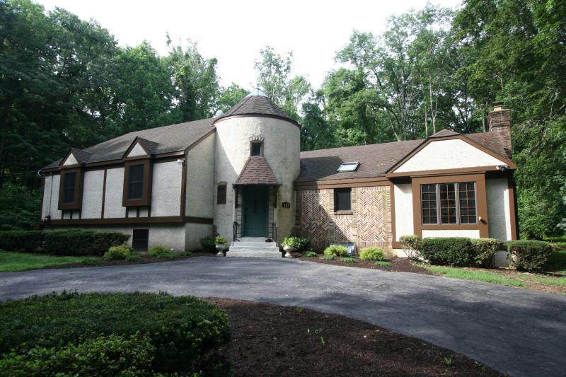 Single Family Home for Sale, ListingId:17896808, location: 127 CHERRYVILLE HOLLOW RD Flemington 08822