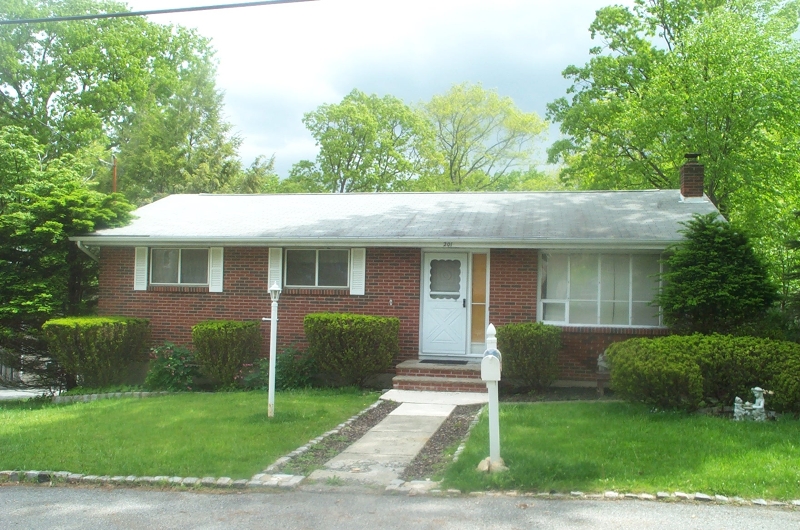 Single Family Home for Sale, ListingId:19093437, location: 201 Carentan Rd Hopatcong 07843