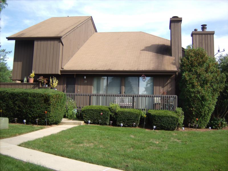 Single Family Home for Sale, ListingId:17965940, location: 201 KINGSBERRY DR Somerset 08873