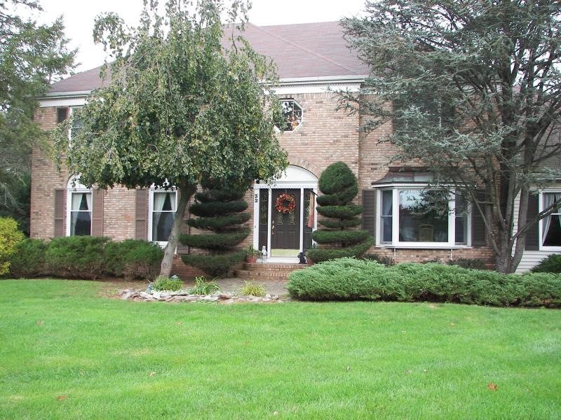 Single Family Home for Sale, ListingId:17588907, location: 32 KILMER DR Hillsborough 08844