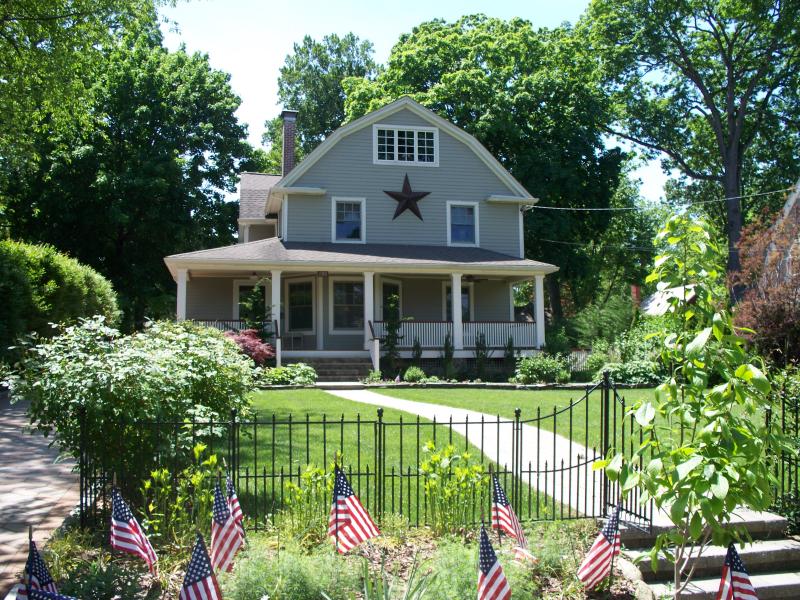 Single Family Home for Sale, ListingId:17776490, location: 295 NUTLEY AVE Nutley 07110