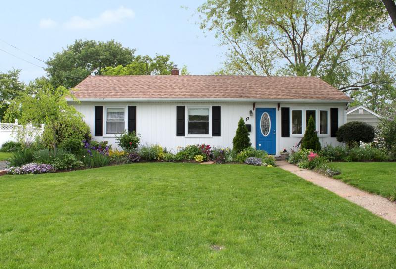 Single Family Home for Sale, ListingId:17716509, location: 43 MARIE AVE Bridgewater 08807