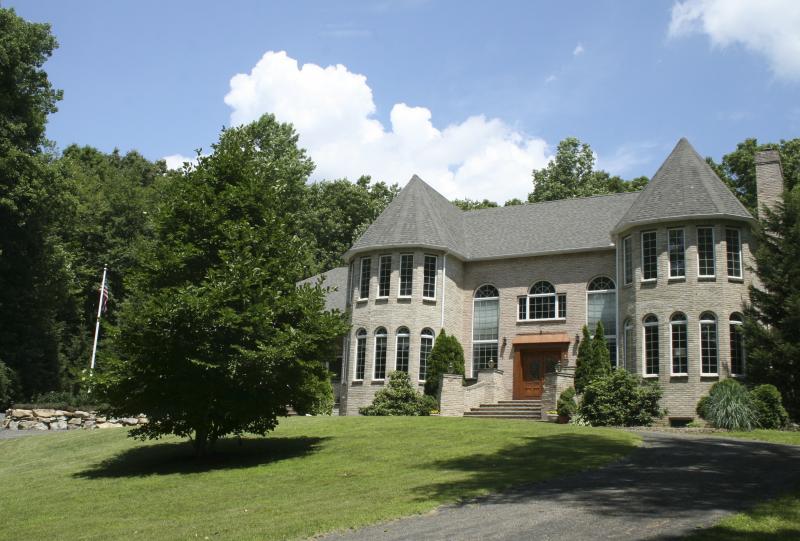 Single Family Home for Sale, ListingId:17934298, location: 103 BEATTY RD Hackettstown 07840