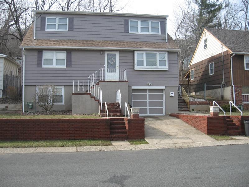 Single Family Home for Sale, ListingId:16583047, location: 11 GRANITE AVE Paterson 07502