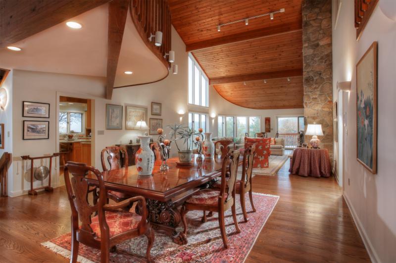 Single Family Home for Sale, ListingId:17804874, location: Tewksbury Township 07830