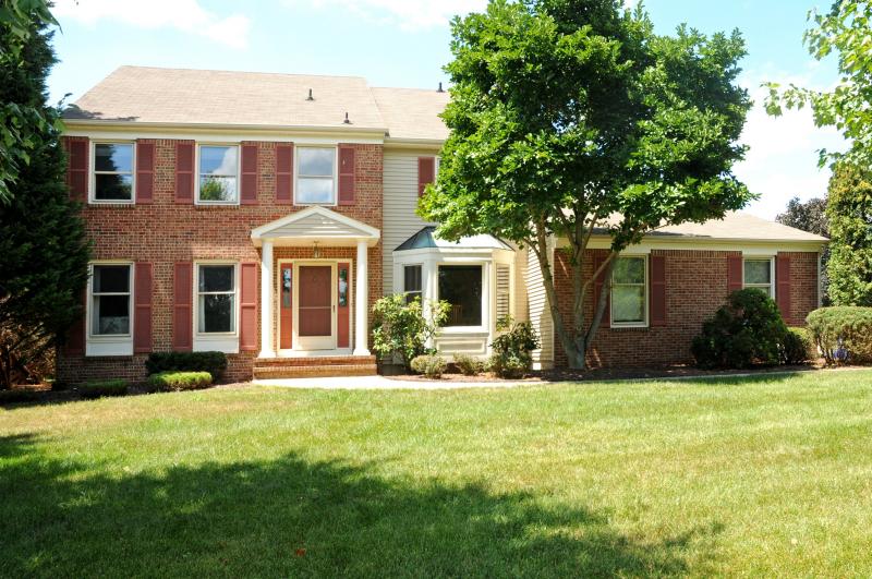 Single Family Home for Sale, ListingId:17861089, location: 44 ADAMS DR Belle Mead 08502