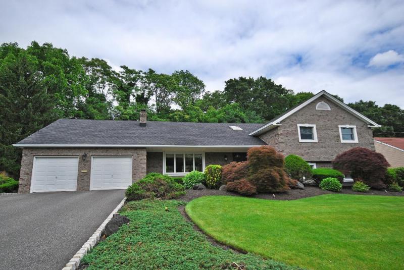 Single Family Home for Sale, ListingId:17878112, location: Wayne 07470