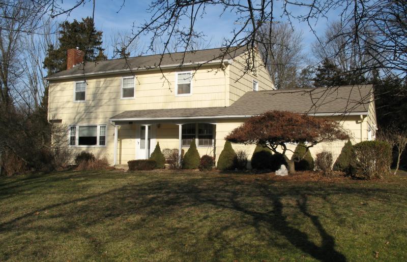 Single Family Home for Sale, ListingId:17911098, location: 465 STONY BROOK DR Bridgewater 08807