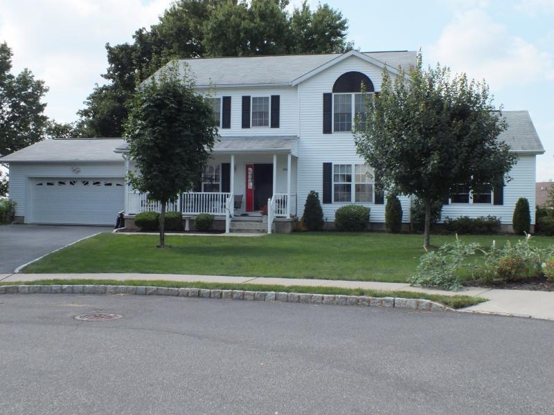 Single Family Home for Sale, ListingId:17265935, location: Raritan 08869