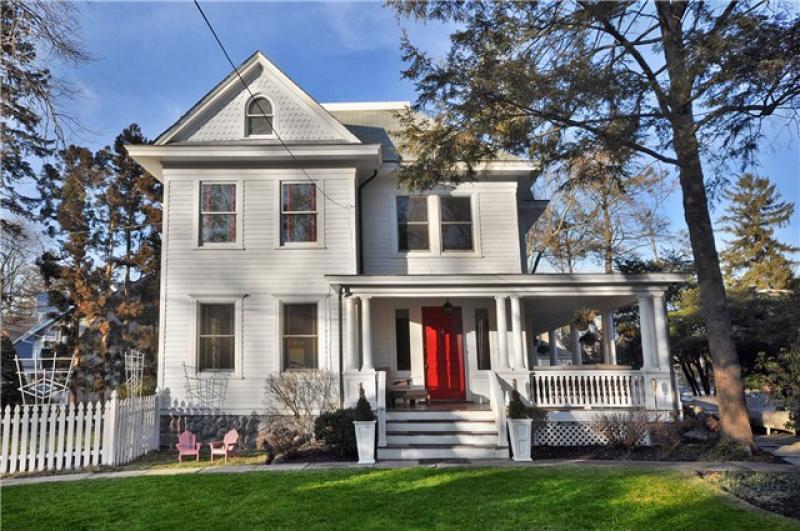 Single Family Home for Sale, ListingId:17916348, location: Caldwell 07006