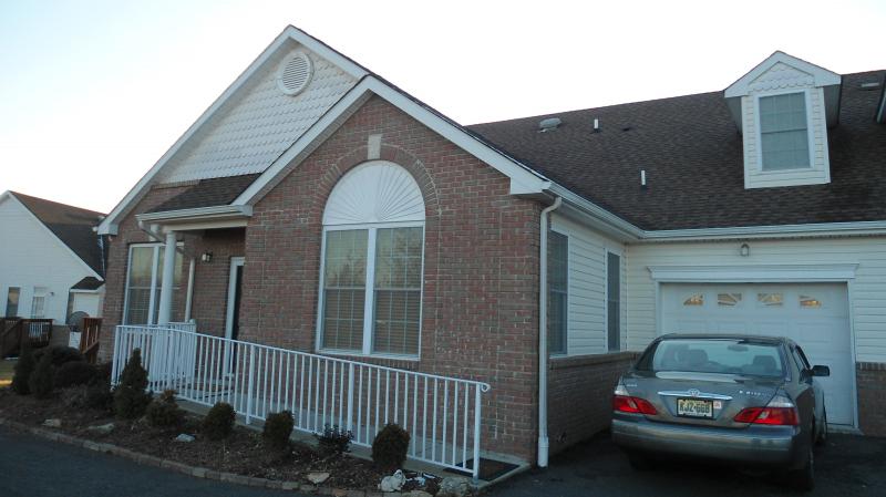 Single Family Home for Sale, ListingId:18041448, location: 100 DAVID DR Flemington 08822