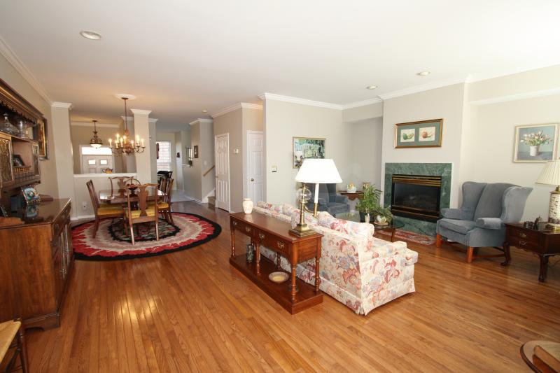 Single Family Home for Sale, ListingId:17878099, location: 30 KENTWORTH CT Raritan 08869
