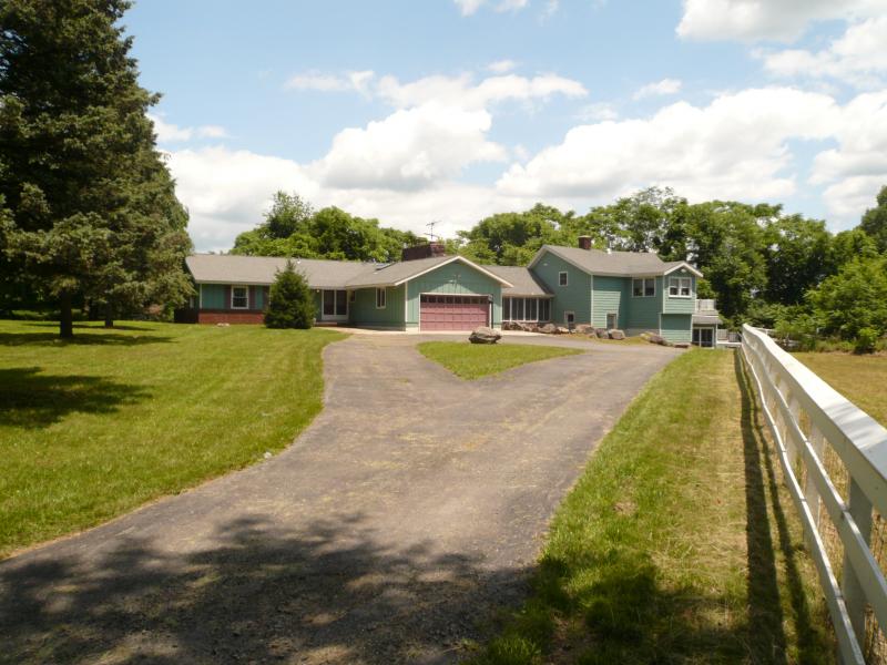 Single Family Home for Sale, ListingId:17016958, location: 140 Union Grove Road Bedminster 07921