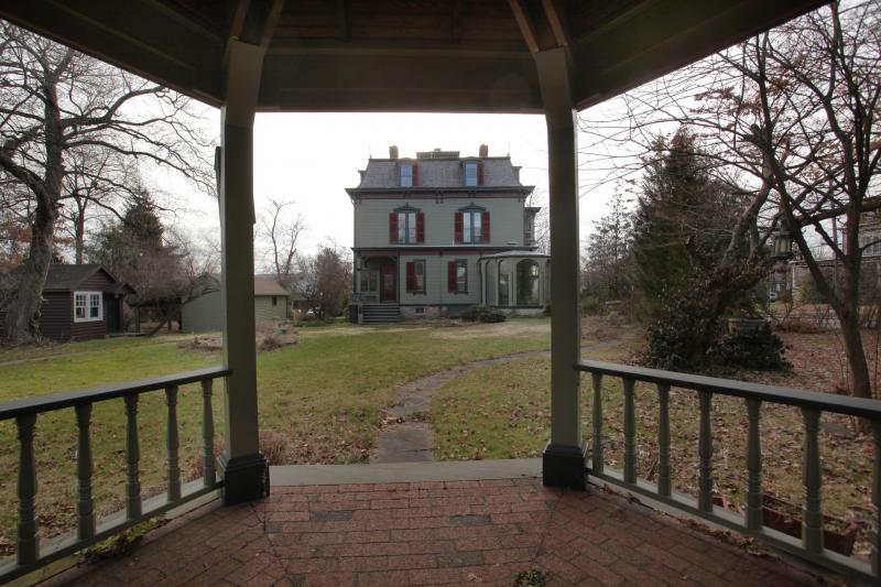 Viewing Image 4