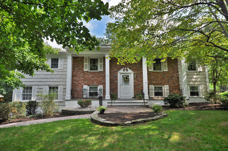 Single Family Home for Sale, ListingId:18759313, location: 18 Skyline Drive Caldwell 07006