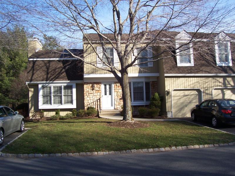 Single Family Home for Sale, ListingId:17965957, location: Basking Ridge 07920
