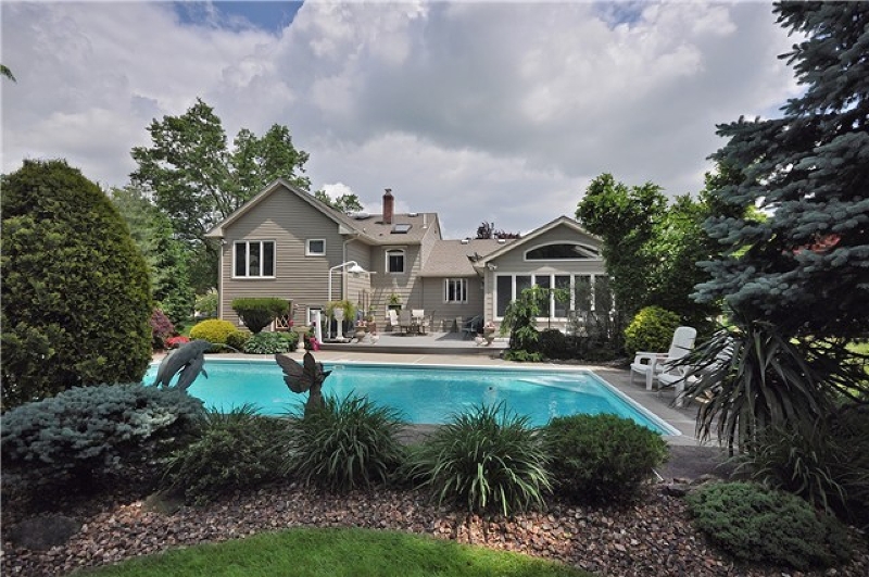 Single Family Home for Sale, ListingId:19350694, location: 106 Knoll Terrace West Caldwell 07006