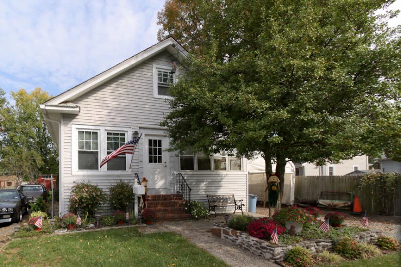 Single Family Home for Sale, ListingId:17588895, location: Somerville 08876