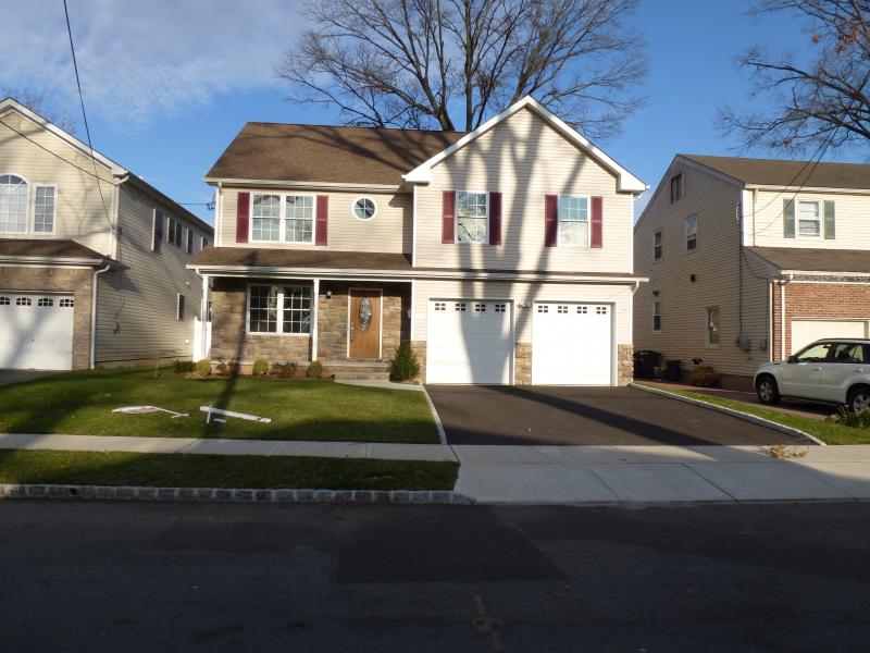 Single Family Home for Sale, ListingId:17824779, location: 415 PUTNAM RD Union 07083