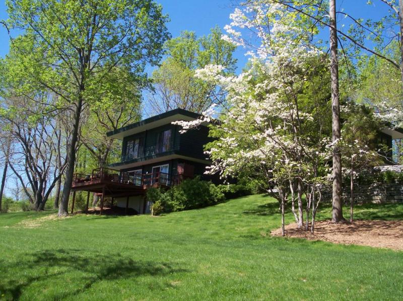 Single Family Home for Sale, ListingId:17237919, location: Chester 07930
