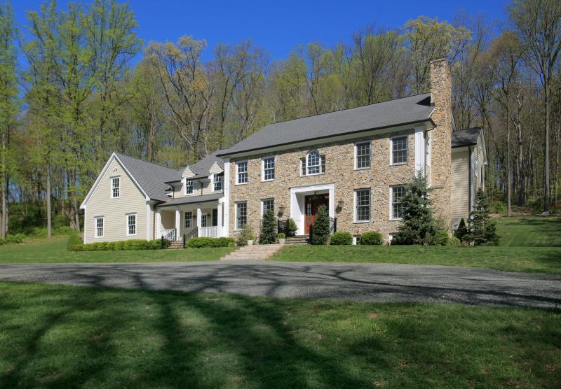 Single Family Home for Sale, ListingId:17013426, location: Tewksbury Township 07830