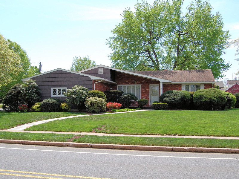 Single Family Home for Sale, ListingId:18823124, location: 707 Dukes Pkwy Manville 08835