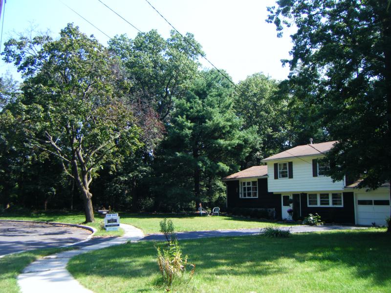 Single Family Home for Sale, ListingId:17333895, location: Piscataway 08854
