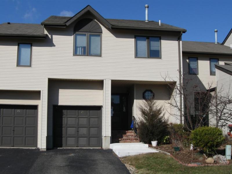 Single Family Home for Sale, ListingId:17563438, location: 28 LINDEN CT Raritan 08869