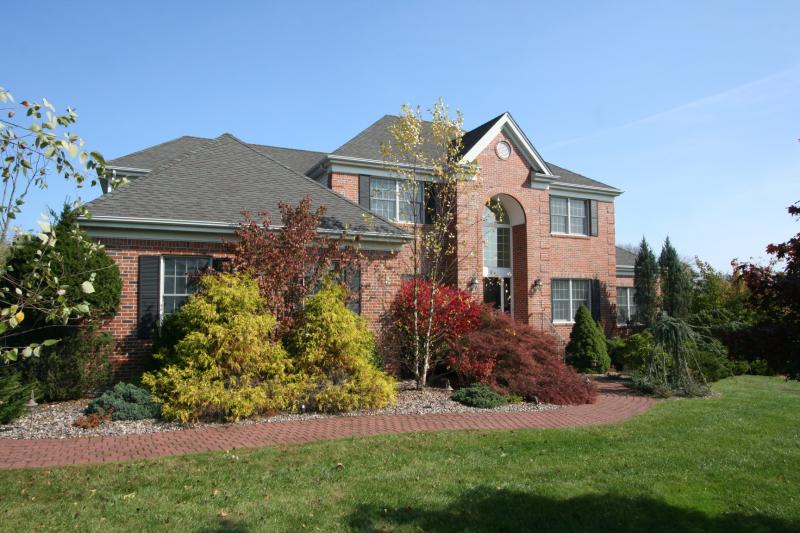 Single Family Home for Sale, ListingId:17271225, location: 8 MCPHERSON DRIVE Raritan 08869