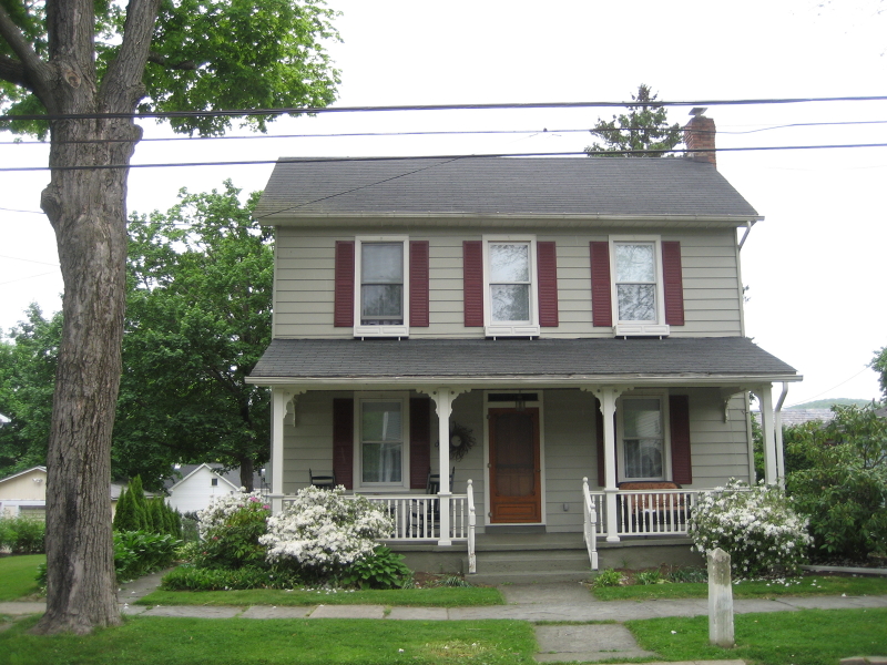 Single Family Home for Sale, ListingId:19144360, location: 82 Main St Bloomsbury 08804