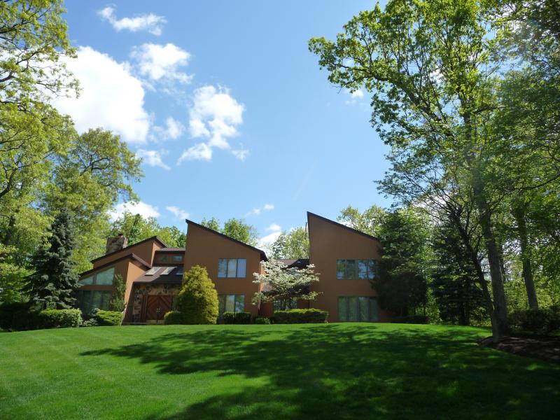 Single Family Home for Sale, ListingId:17527766, location: 2 FAIRWAY DRIVE Green Brook 08812