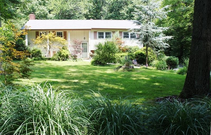 Single Family Home for Sale, ListingId:17042152, location: 36 TUTTLE RD Watchung 07069