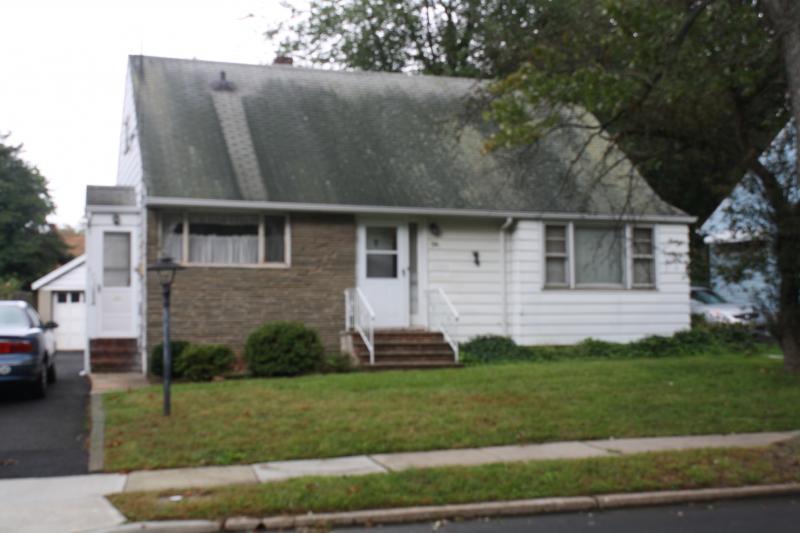 Single Family Home for Sale, ListingId:17490765, location: Roselle 07203