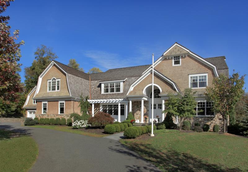 Single Family Home for Sale, ListingId:17544155, location: 55 WISTERIA WAY Basking Ridge 07920